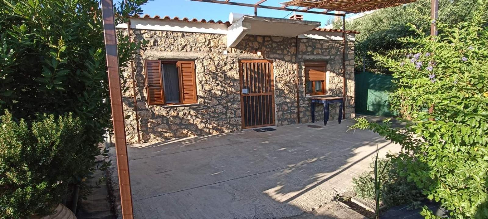 Ferienhaus Politimis House