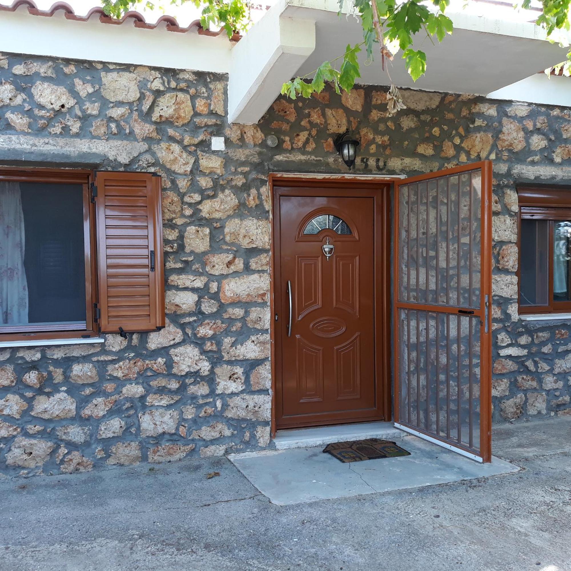 Ferienhaus Politimis House *